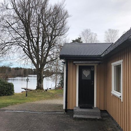 Naturskoent Boende Vid Sjoe Skanes Fagerhult Bagian luar foto
