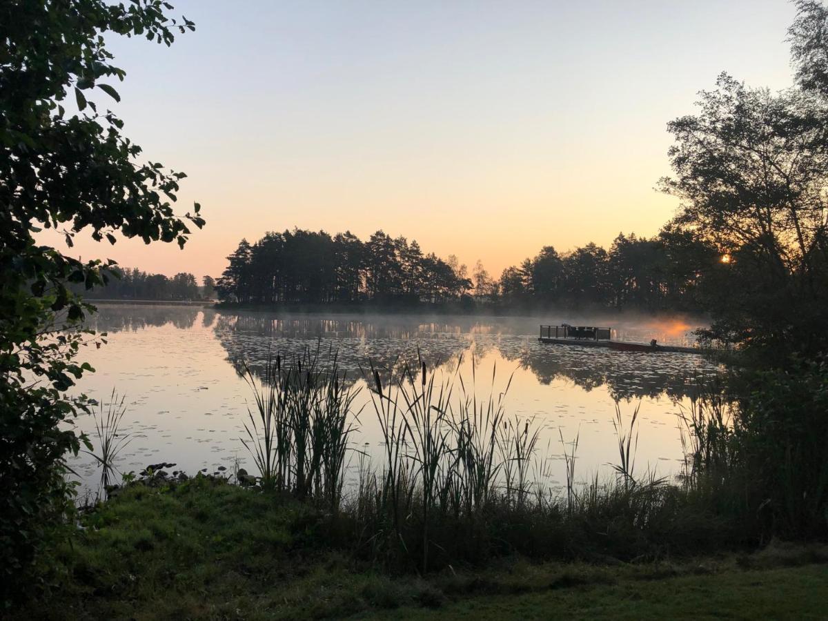 Naturskoent Boende Vid Sjoe Skanes Fagerhult Bagian luar foto