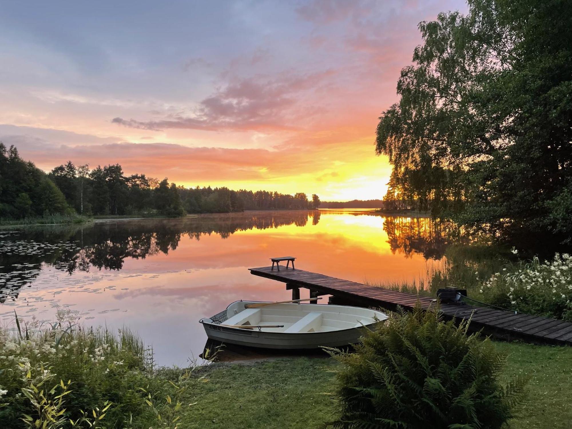 Naturskoent Boende Vid Sjoe Skanes Fagerhult Bagian luar foto